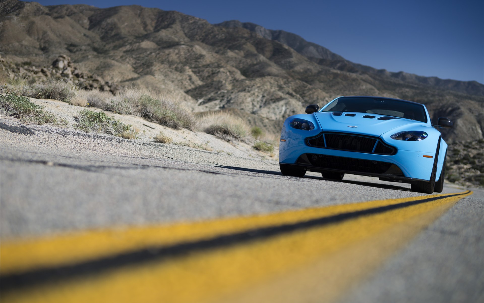 Aston Martin V12 Vantage S 2014
